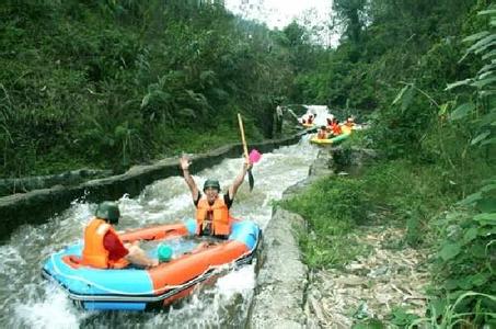 韶關世遺丹霞山、百丈崖漂流、南華寺、曹溪溫泉純玩兩天團